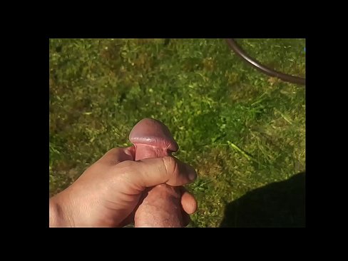 ❤️ Heit týpa lætur bleiku kisuna sína helvíti og kemur með sprautu í sumargarði ☑ Gæðaklám á is.filmepornonline.ru ❌️